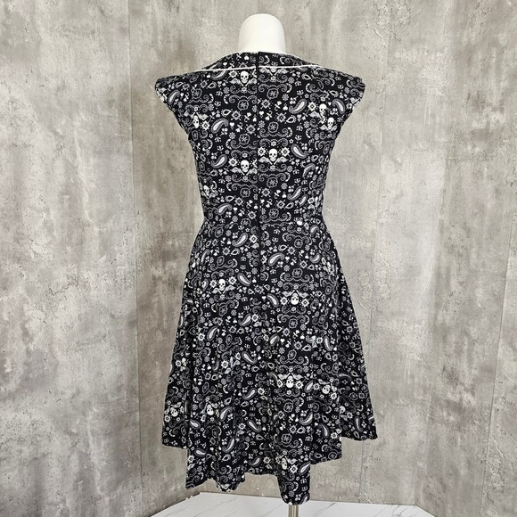 Hell Bunny Vixen Black Bandana Skull Print Button Front Dress – Women's Size XL - Picture 7 of 10